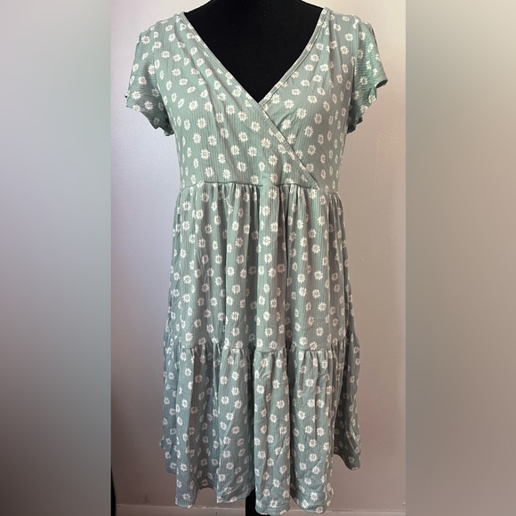 Jessica Simpson Dresses & Skirts - Jessica Simpson NWT Casual Casual Short Sleeve Mini Floral Dress Peasant XL